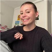 Profesora de ingles con mas de 4  años de experiencia  y  estudiando un Doble Grado de Educación Infantil y Educación Primaria
